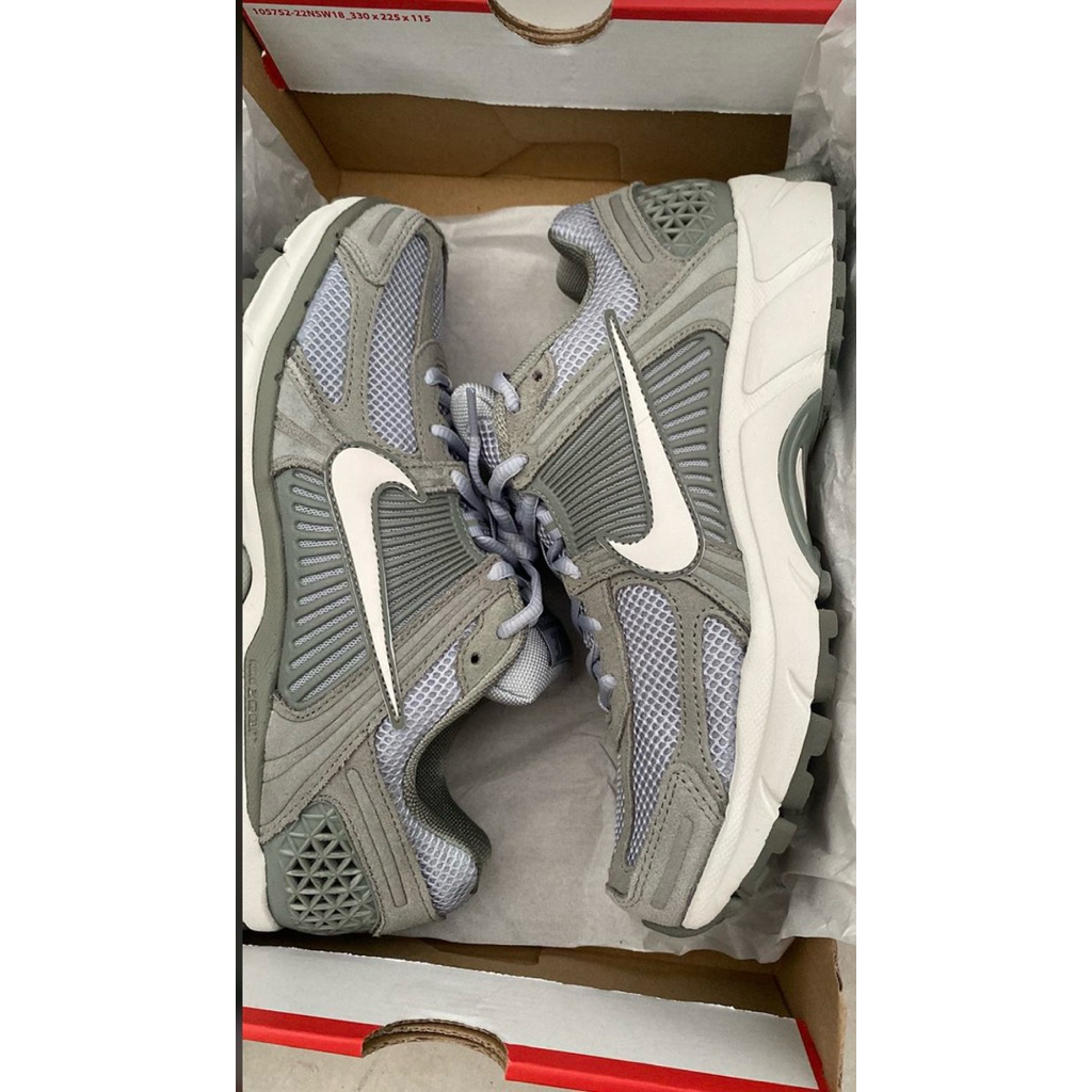 PL NIKE VOMERO 5