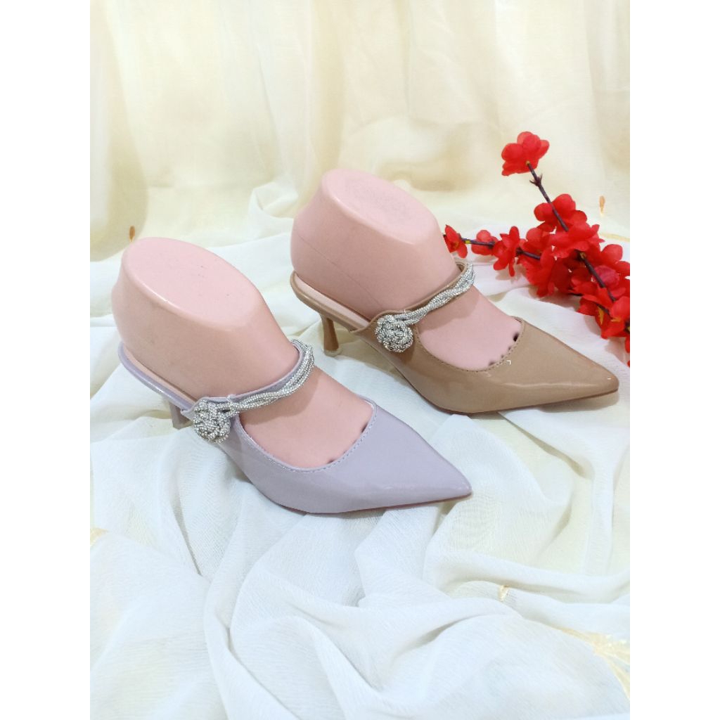 SEPATU SANDAL BY HINDITO HEELS