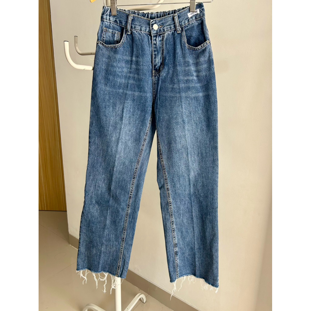 preloved jeans this is april