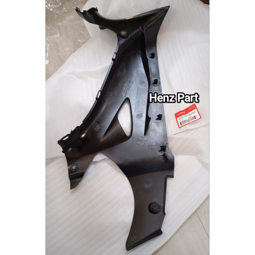 64450KPH880FMB Sayap Kiri Dalam Hitam Cover L M/P (BLK) Kharisma
