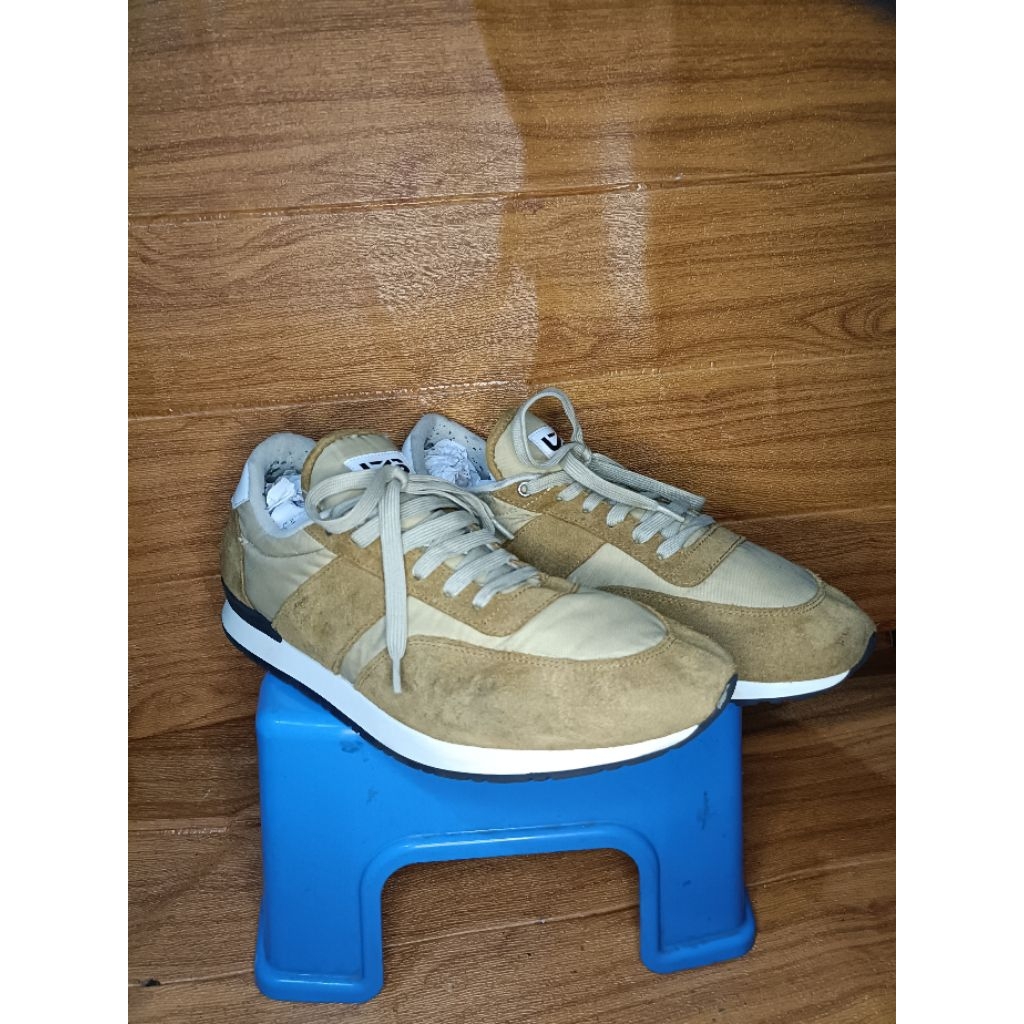 Sepatu Sneakers A77 size 45