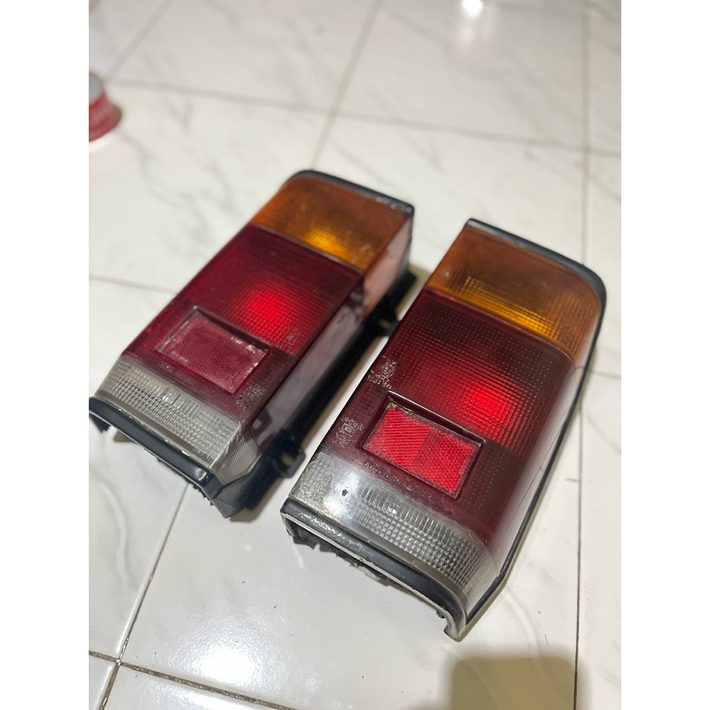 stoplamp mazda e2000 atau lampu belakang mazda e2000