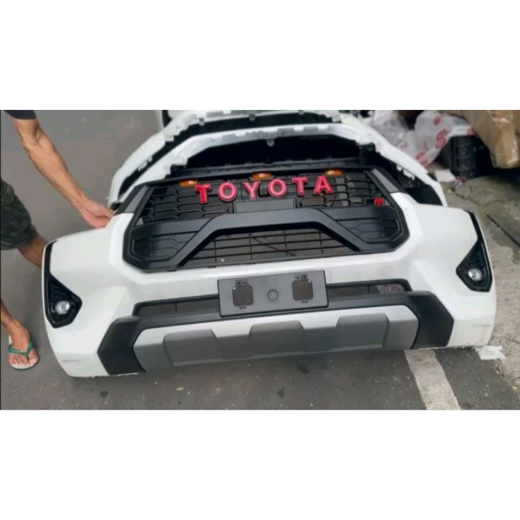 bumper bumper depan toyota Hilux rocco 2025