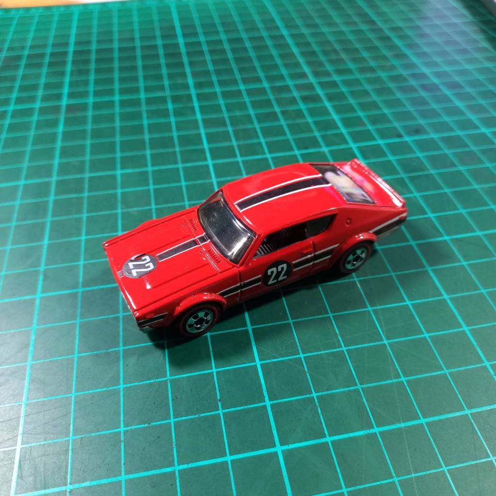 Hot Wheels Nissan Skyline 2000 Gtr (REDLINE)