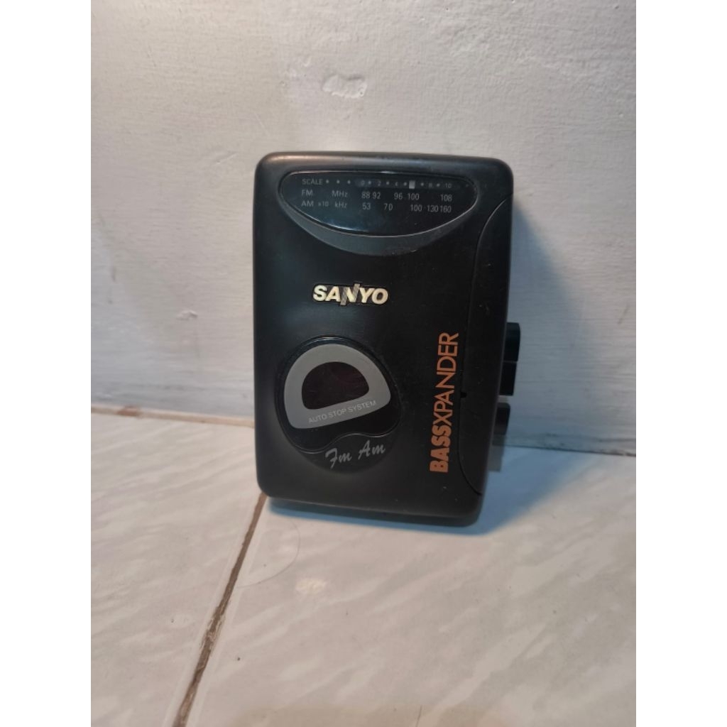 walkman kaset pita retro vintage sanyo vip 3