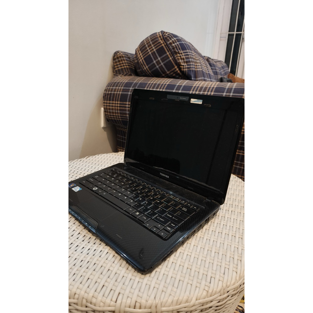 JUAL LAPTOP & KAMERA TAKE ALL TANPA HARDISK MATI TOTAL/RUSAK