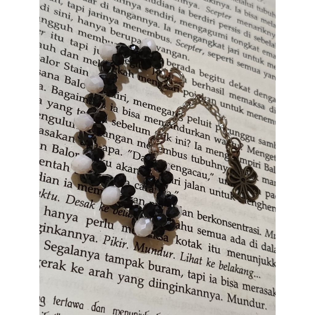 gelang manik putih hitam (putih)