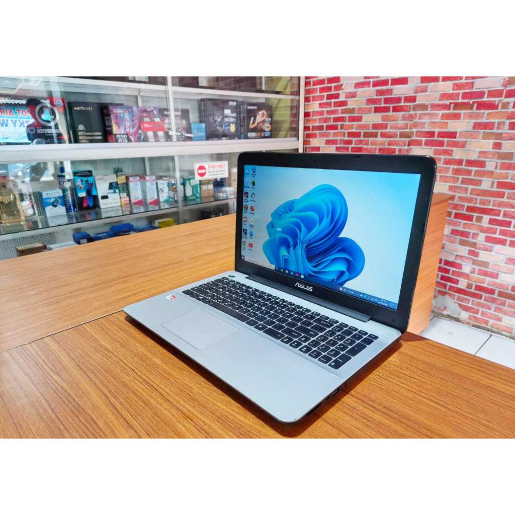 ASUS X555Q AMD A10-9620P