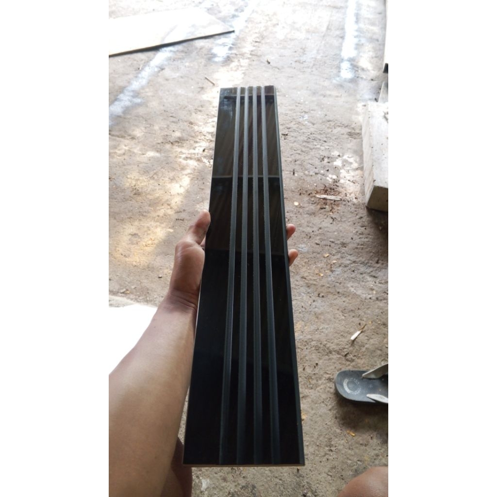 List Granit 10x60 Hitam Garis