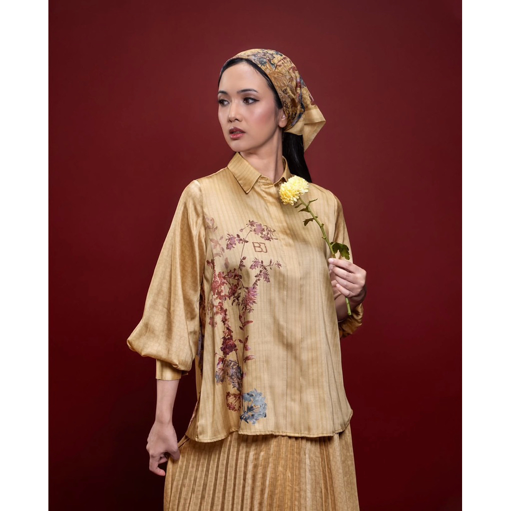 BENANG JARUM - Viola Basic Shirt - Marigold size S dan M