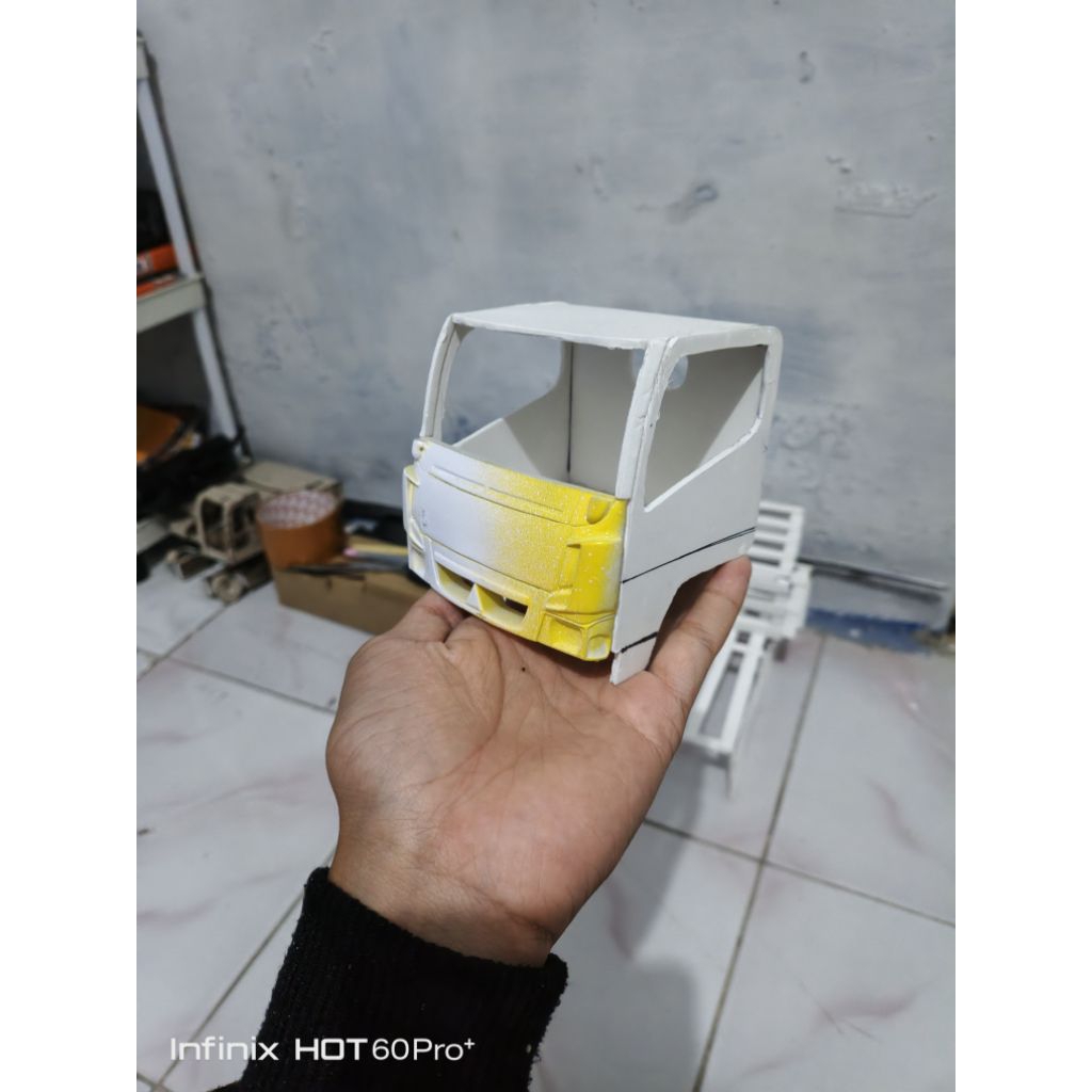 kabin miniatur truk skala plastik bahan PVC foam face buatan sendiri yg di gambar cuma contoh