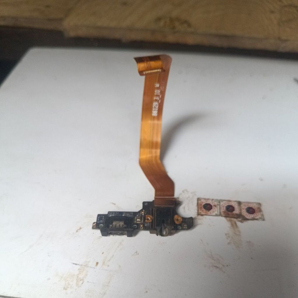 Papan Cas Plus Flexible ui Realme 5i Ori Copotan