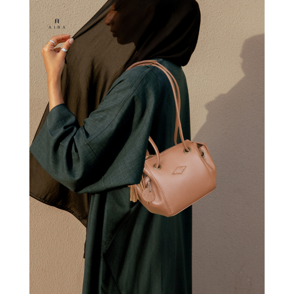 AIRA | Tas Kulit Asli Wanita Slingbag Adinda Tas Serut Kekinian Shoulder Bag Lucu
