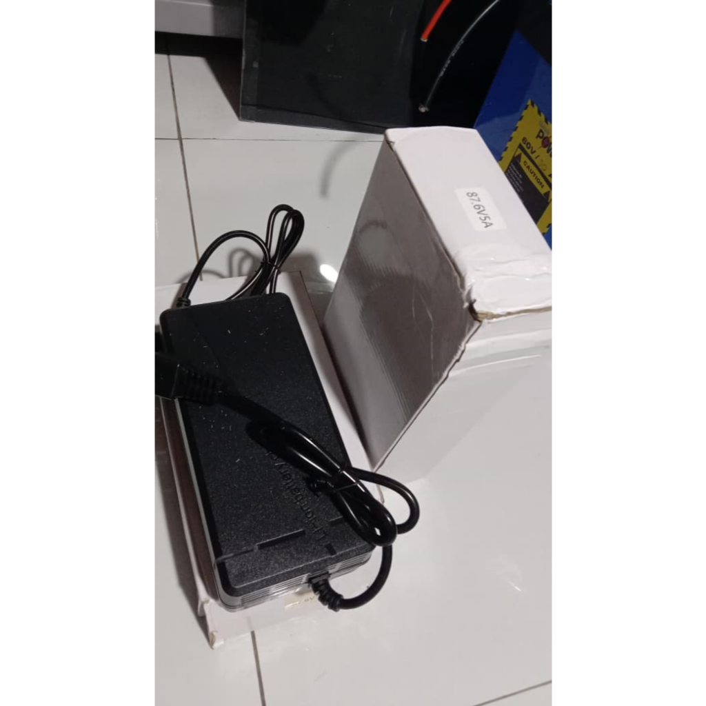 charger 72v 5A