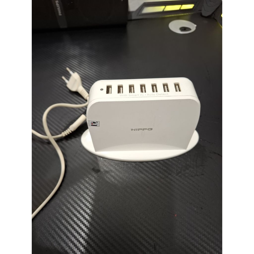 Hippo Nave Travel Adaptor Charger 7 Port USB