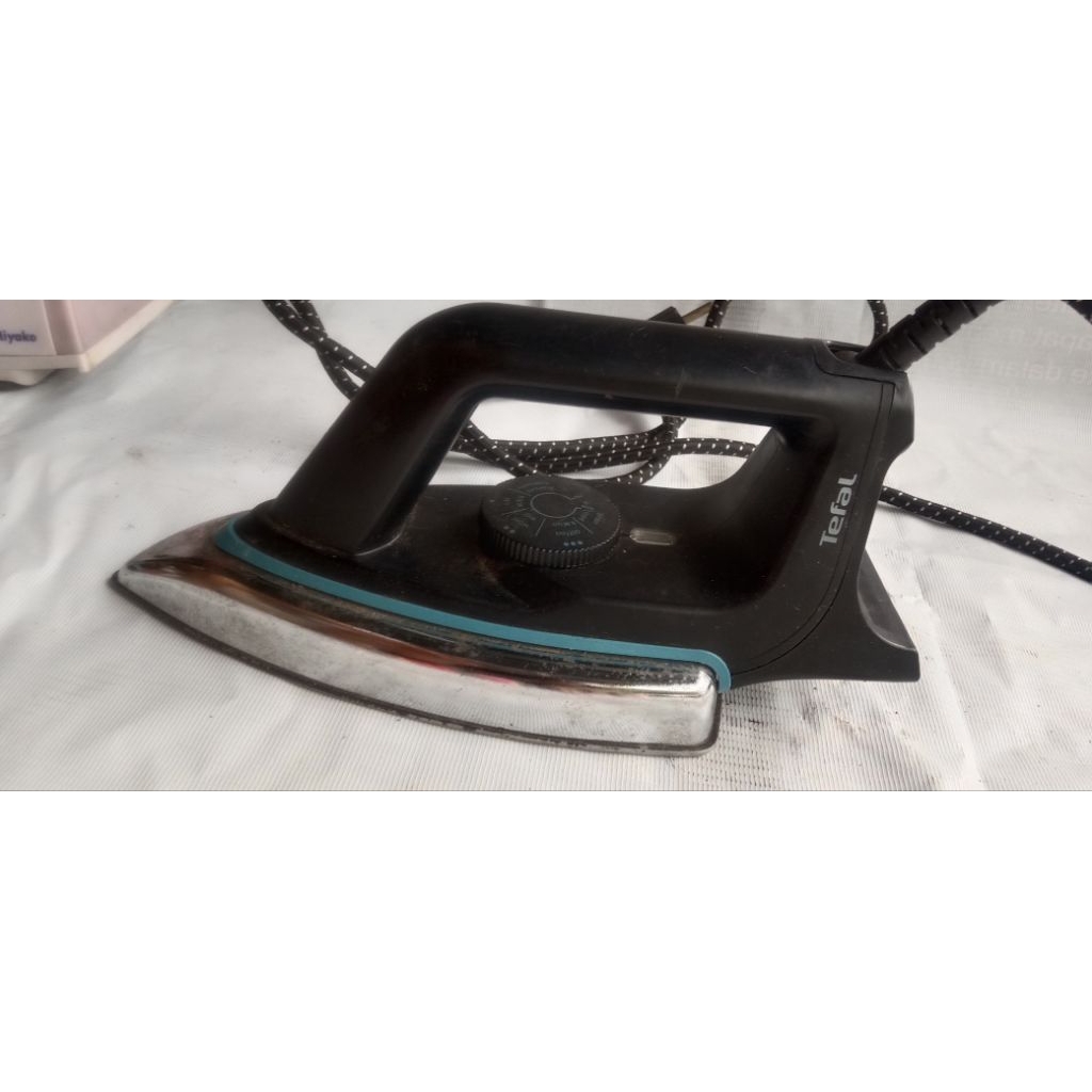 SETRIKA MERK TEFAL