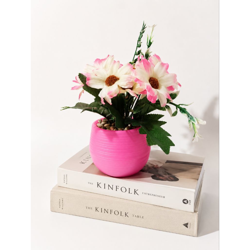 bunga hias artificial pink putih, bunga daisy mini, pot rotan 8cm, bunga palsu aesthetic, dekorasi m