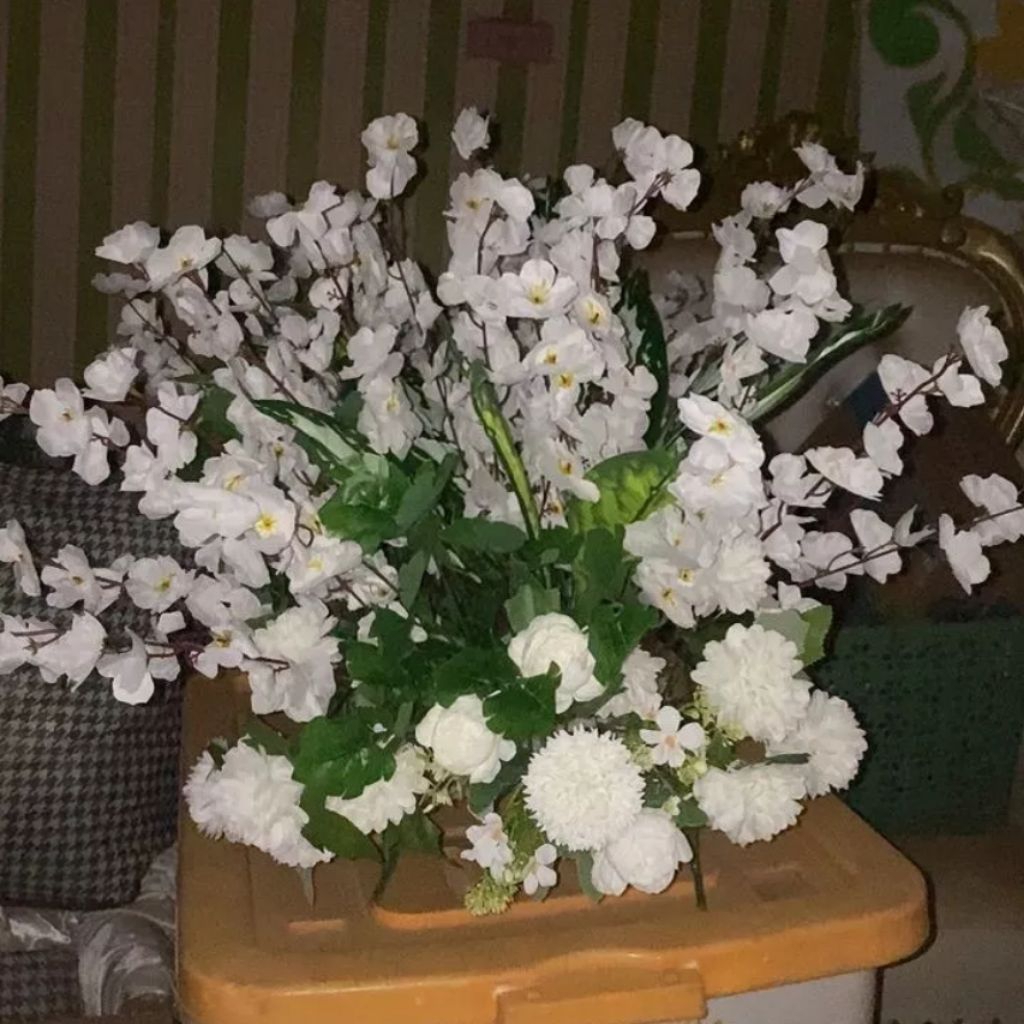 Tatakan bunga besi Dekorasi pernikahan pelaminan