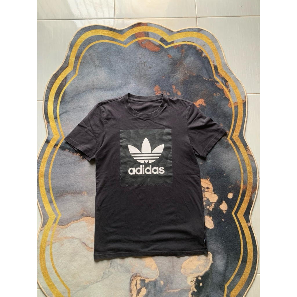 kaos adidas logo camo second
