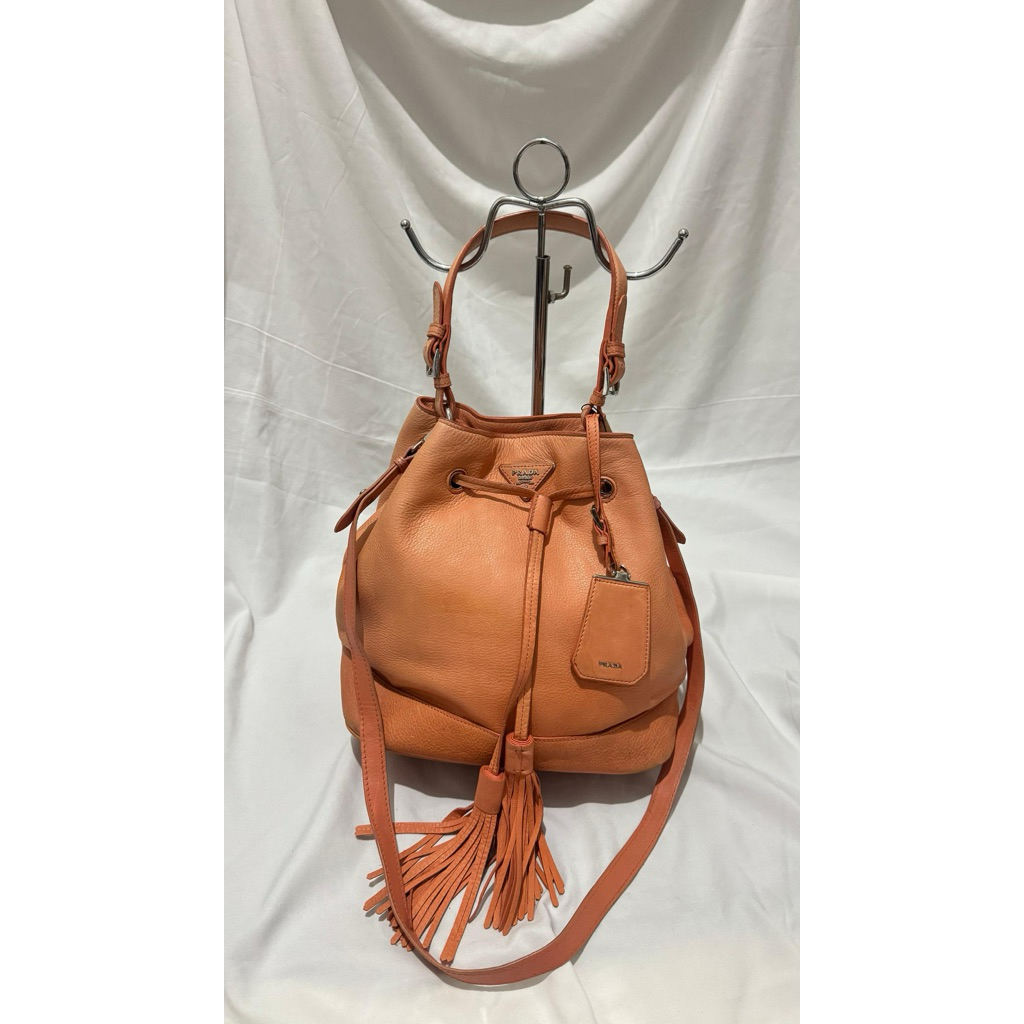 prad* bucket orange