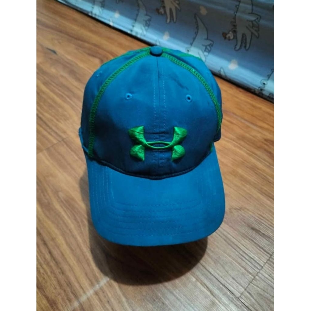Topi under armor