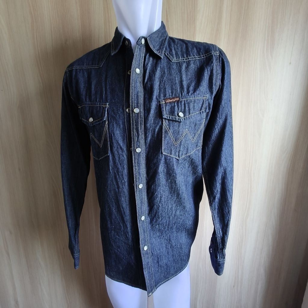Kemeja Wrangler Slimfit M