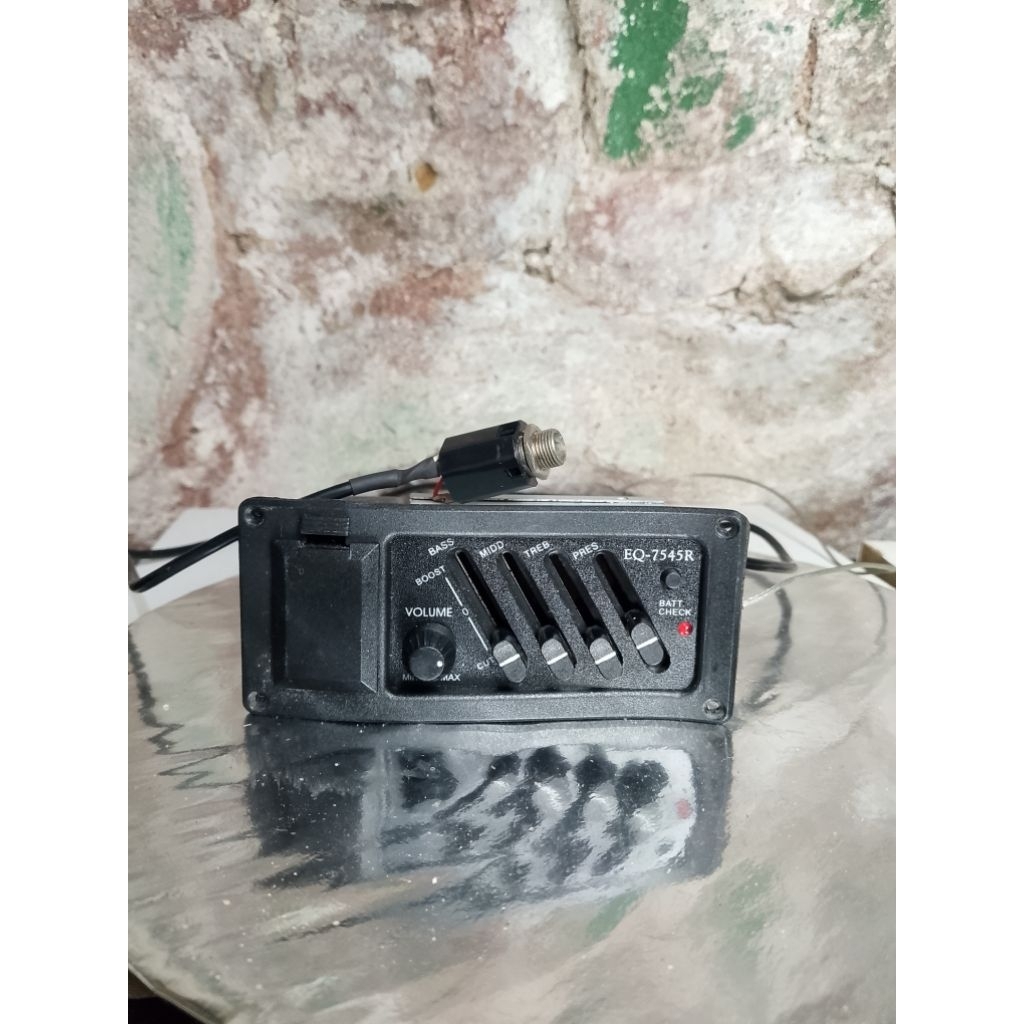 Preloved Equalizer Gitar dan Bass Model Eq-7545 R Akustik Elektrik Komplit Piezzo Murah (SpulOnly)