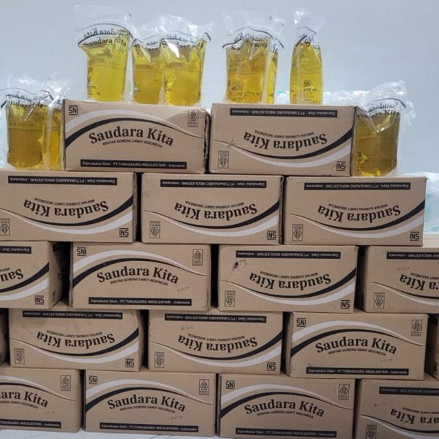 SAUDARA KITA Minyak Goreng Pouch 800ml 1 Dus isi 12 Pcs Kemasan Praktis Ekonomis