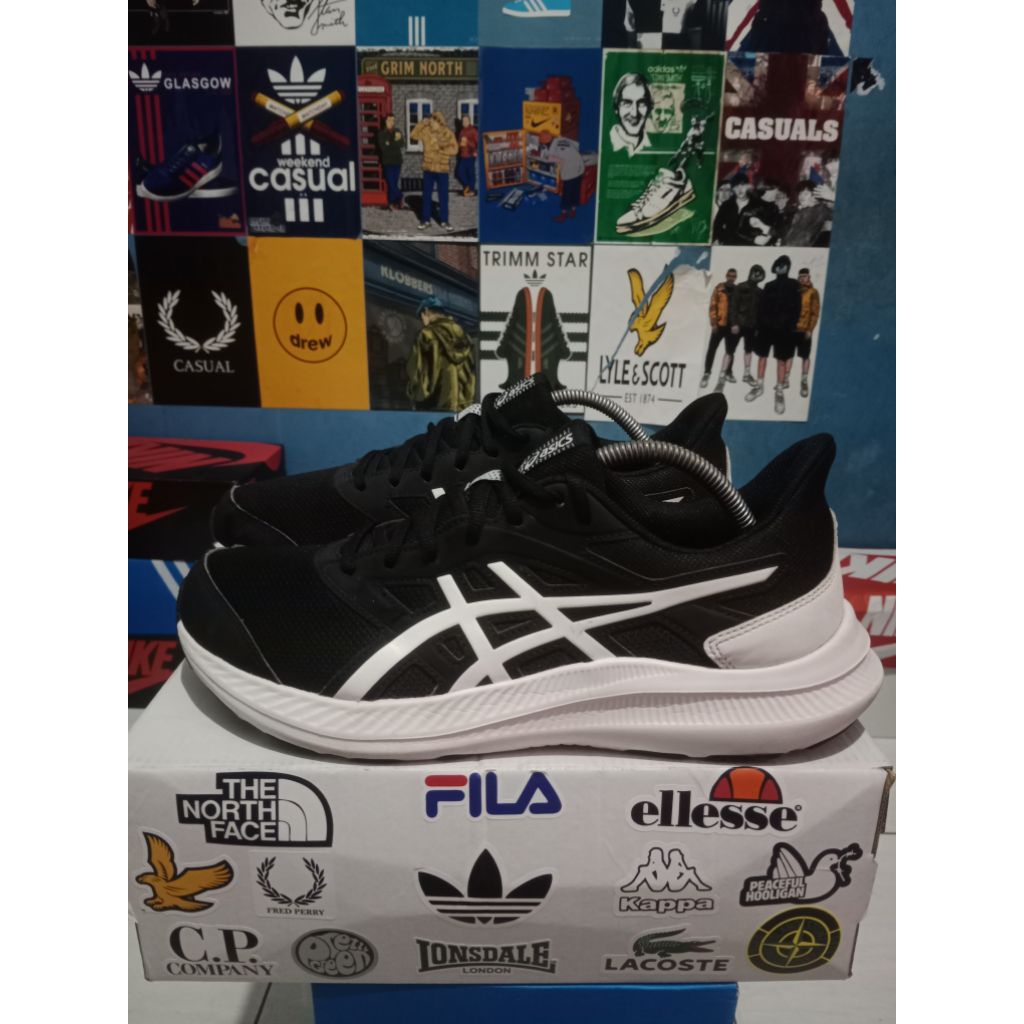 sep4tu ASICS JOLT 4 running size 44/28 cm