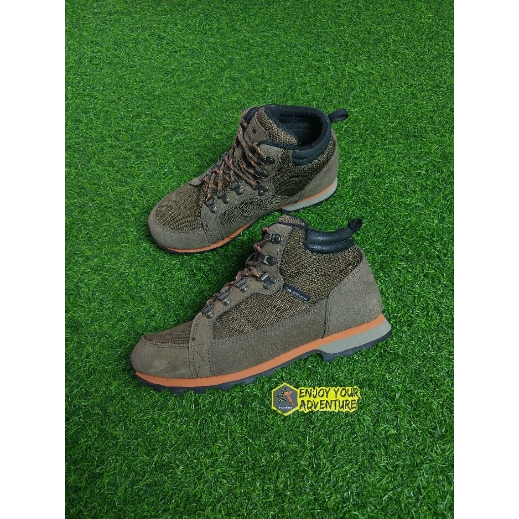 sepatu gunung trekking k2 size 40,5