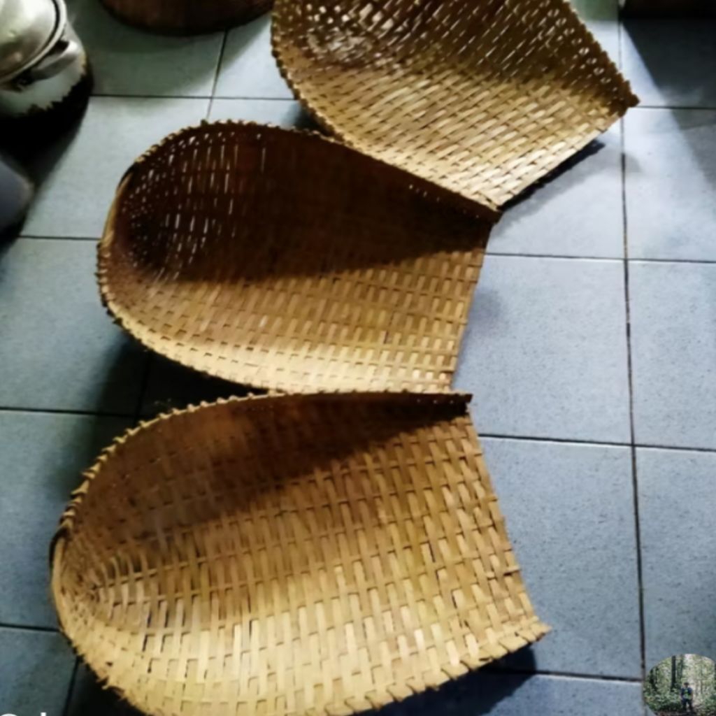 pengki bambu anyaman serbaguna