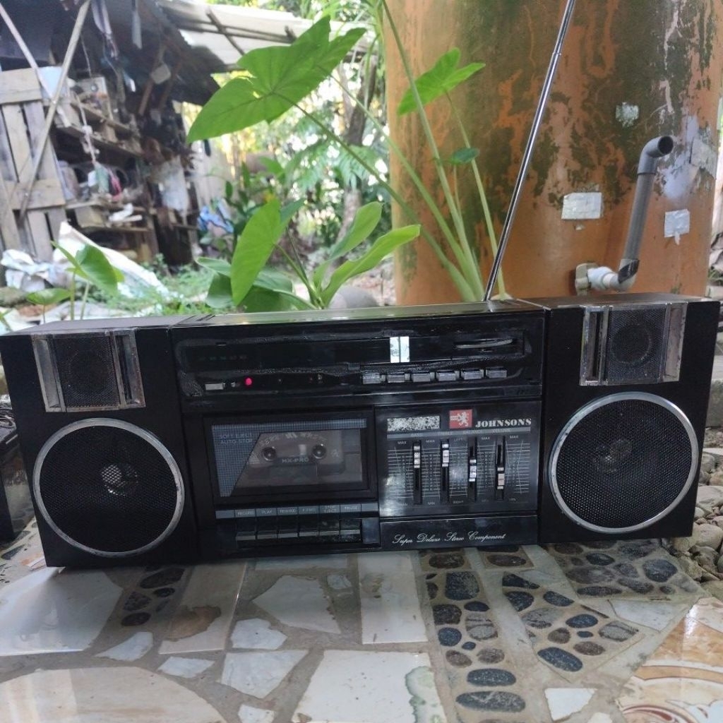Radio Tipe Jadul Kompo Mini  JOHNSONS sangat unik & mempesona, Aneh langka