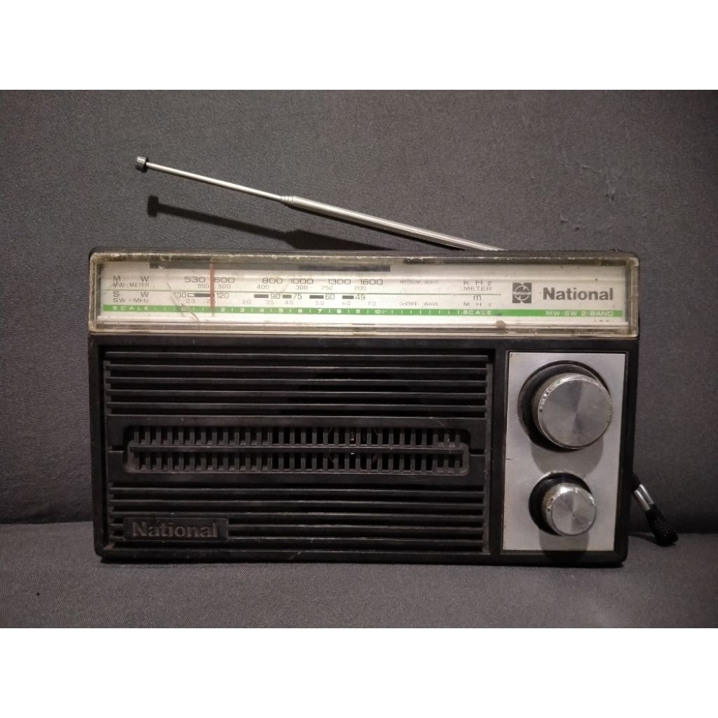 Radio jadul National RF-4250 nyala sudah FM
