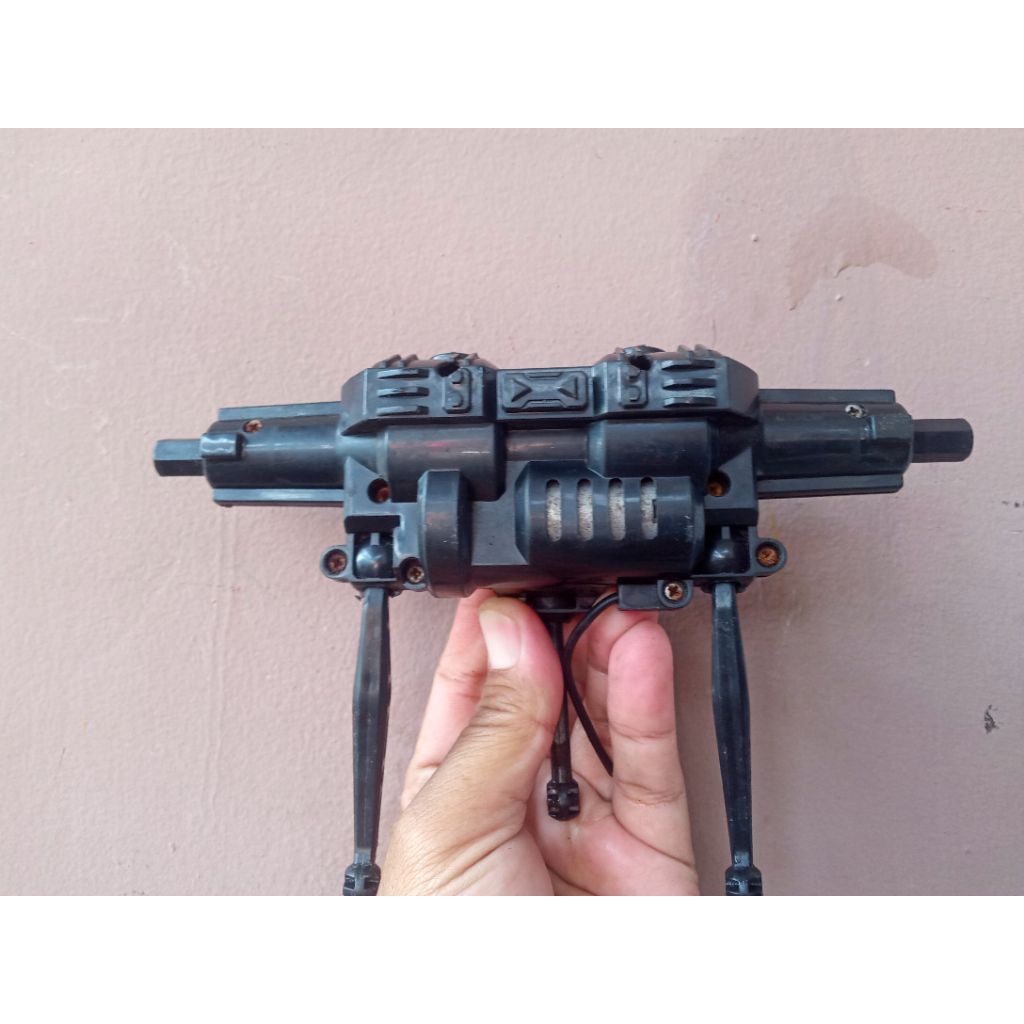 Mobil rc qd gardan depan dan belakang skala 1/10