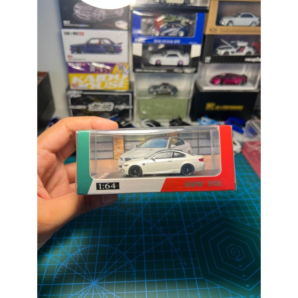 Fine Model BMW M3 E92 Warna Putih Super Rare Item ( Sealed )