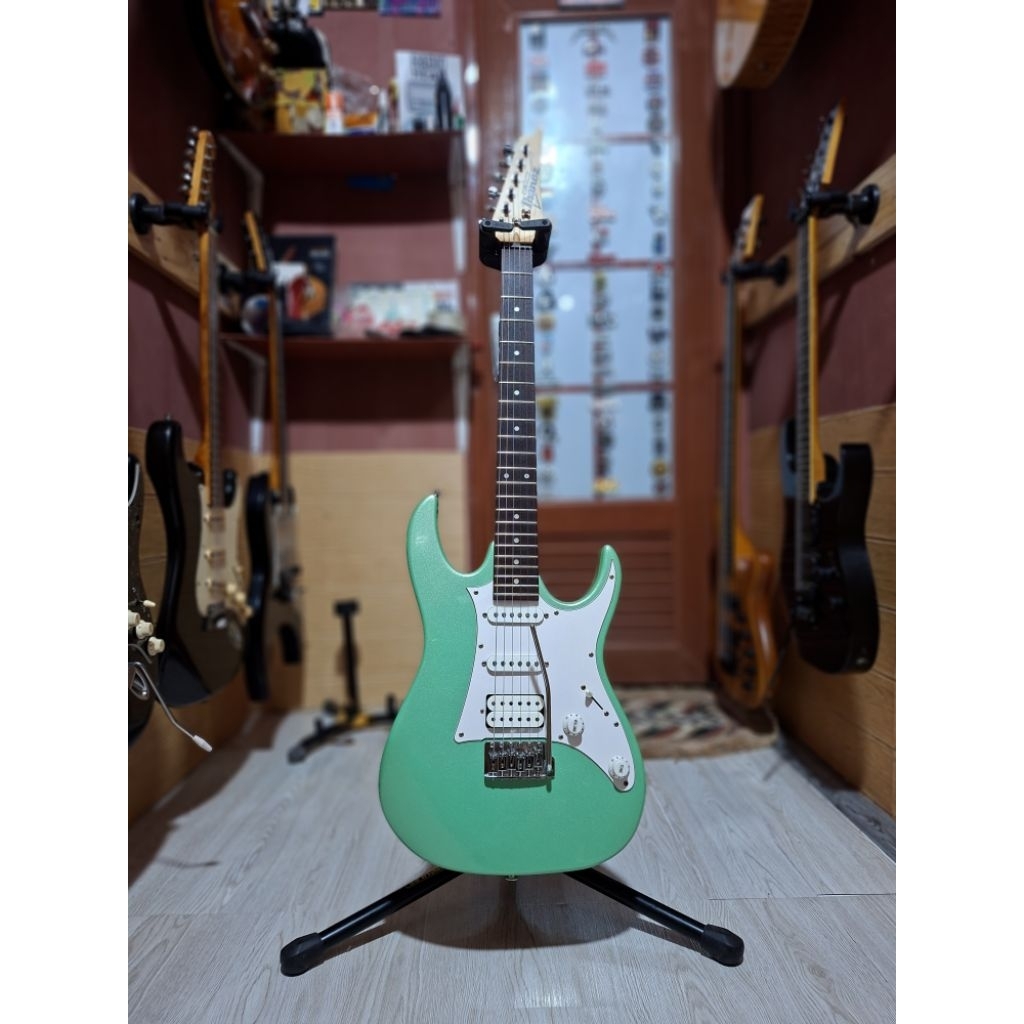 ibanez GRX 40