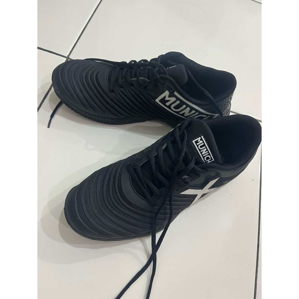 SEPATU PADEL MUNICH SECOND 3X PAKAI