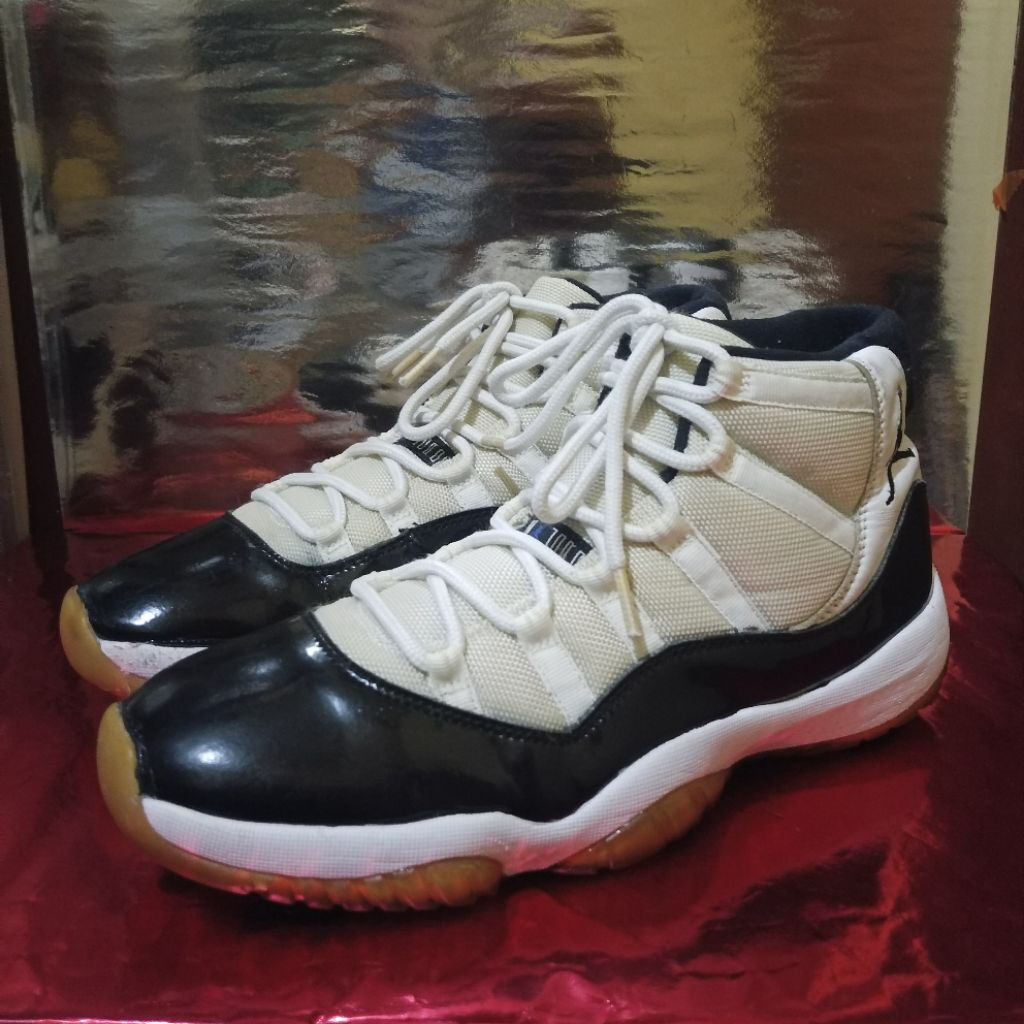 Air Jordan Retro 11 size 44