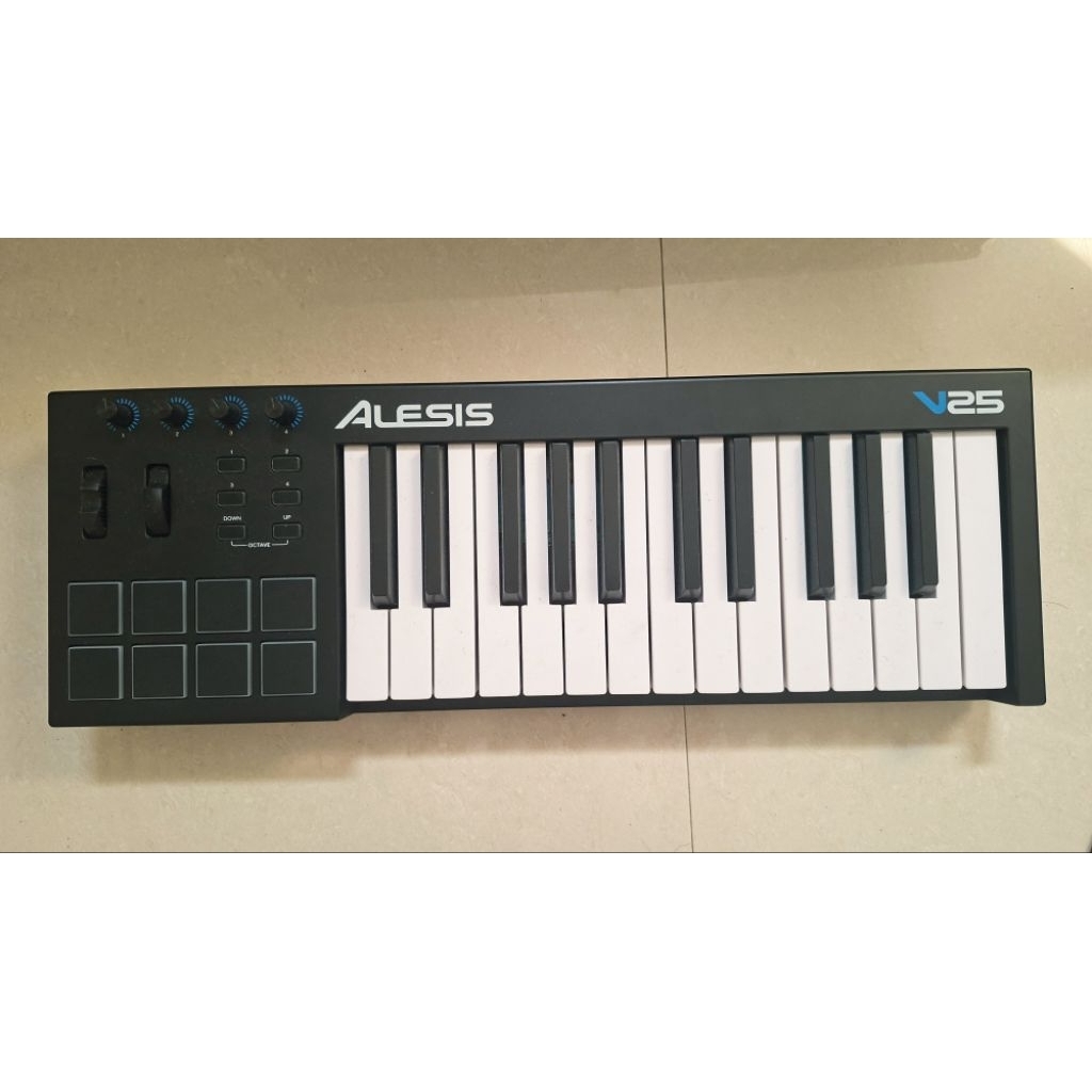 Midi Controller Alesis V25