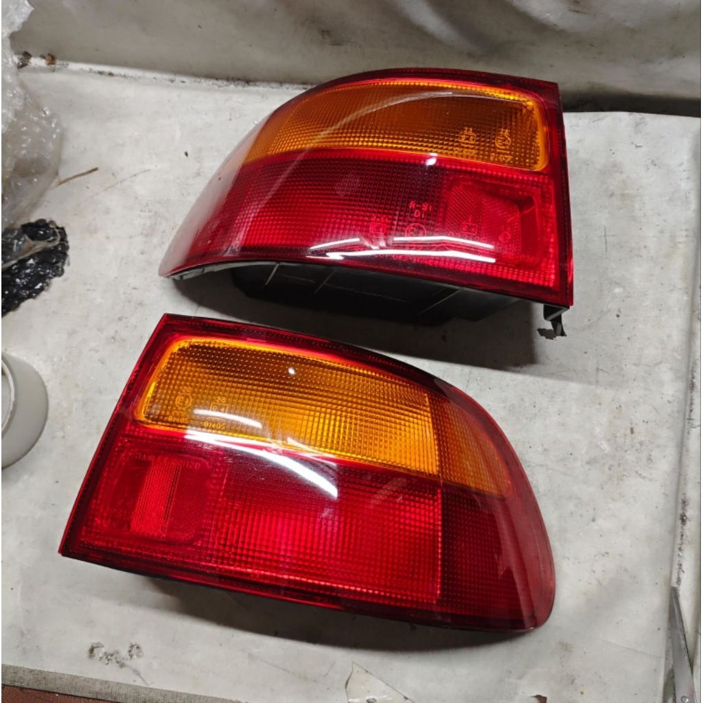 Stoplamp lampu belakang honda civic estilo SR3 91 - 93 nos original
