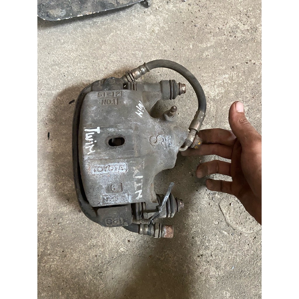 kaliper twincam depan