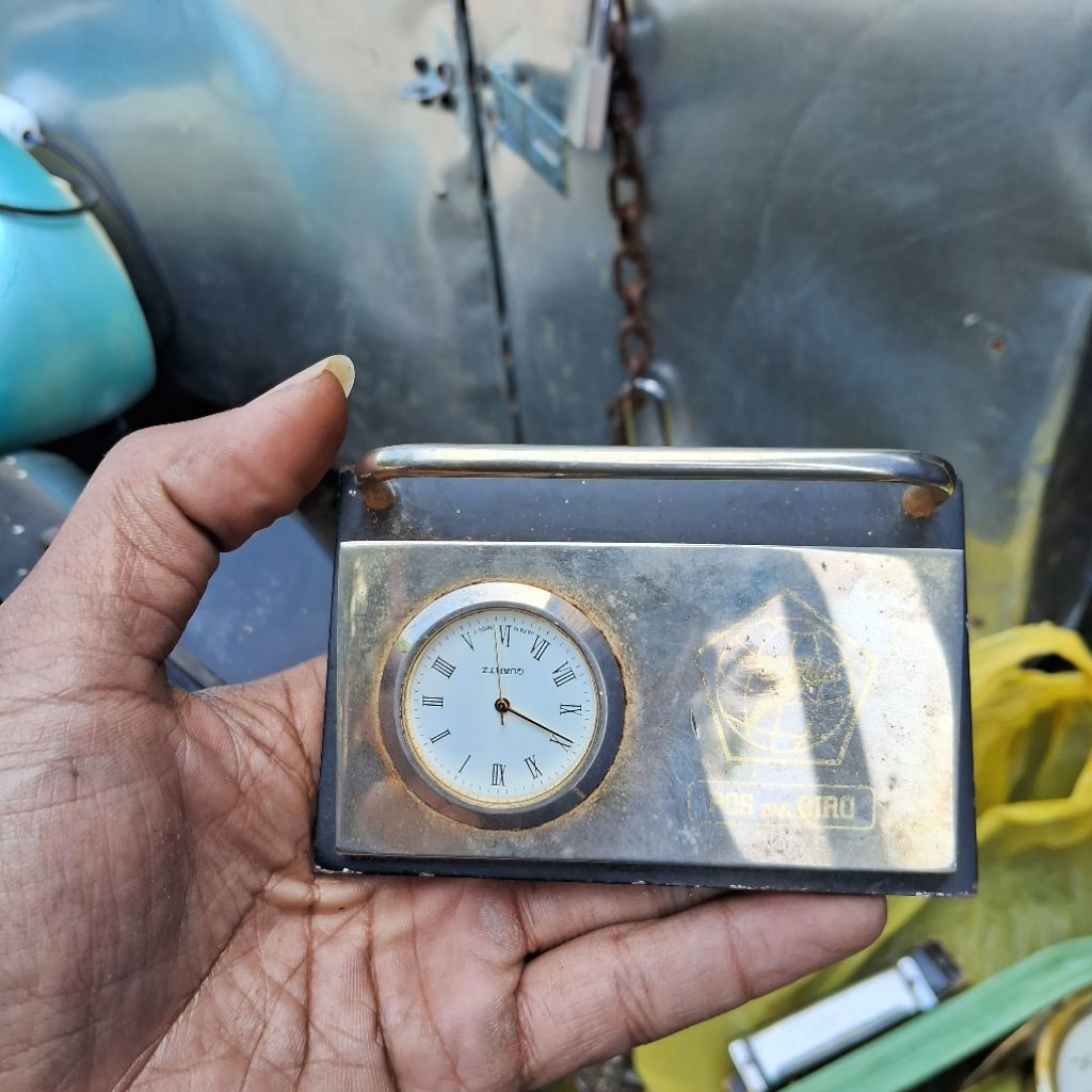 jam meja mini