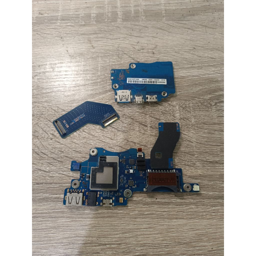 Port USB Original laptop Samsung NP900 NP900X3C NP900X3D NP900X3E NP900X3B NP900X3F NP900X3G