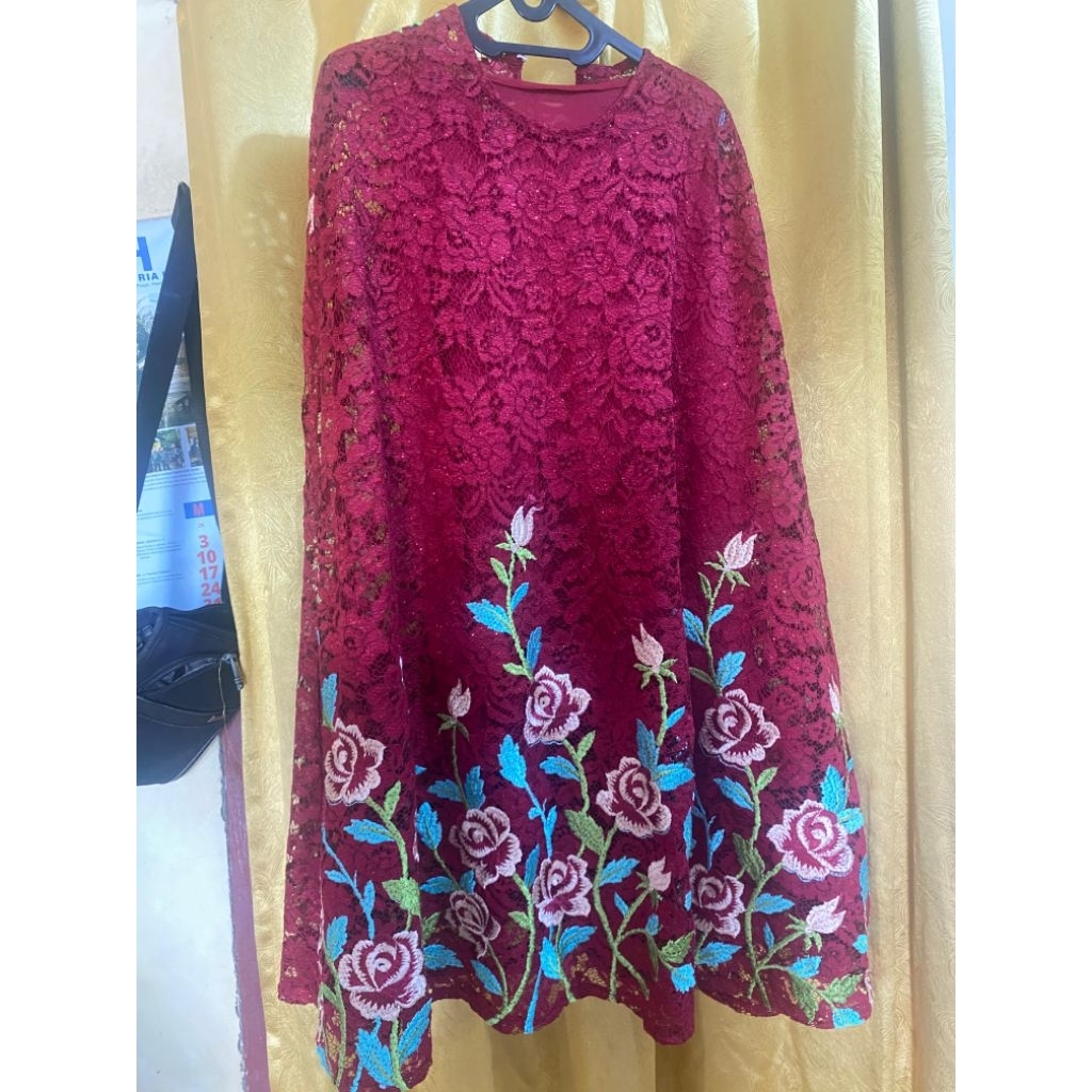 Preloved Dress kelelawar Brukat merah maroon
