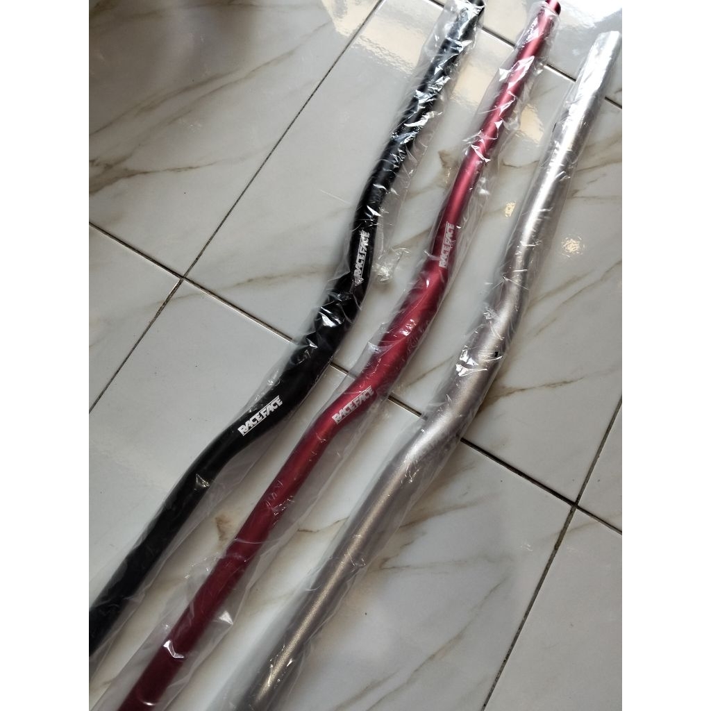 Handlebar Sepeda Raceface Oversize 31.8x800mm Stang MTB XC Dwonhill Fixie