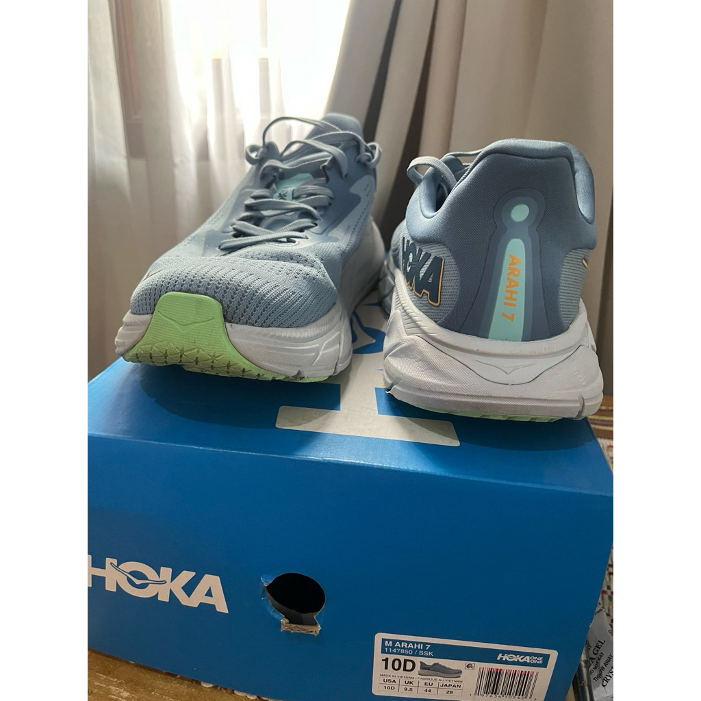 Hoka Arahi 7