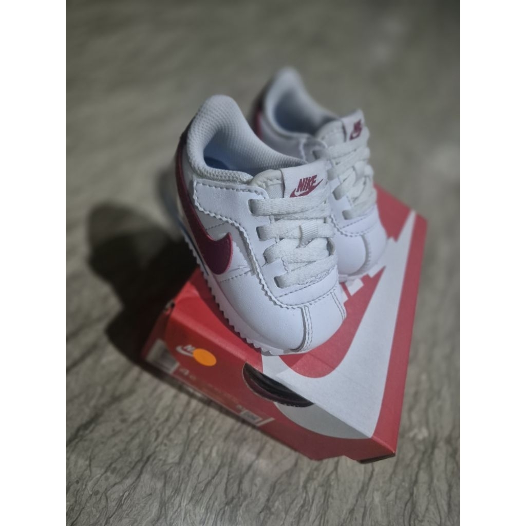 Preloved Sepatu Anak 4c Unisex Nike Cortez Putih Merah - Anti Slip, Ringan, Unisex
