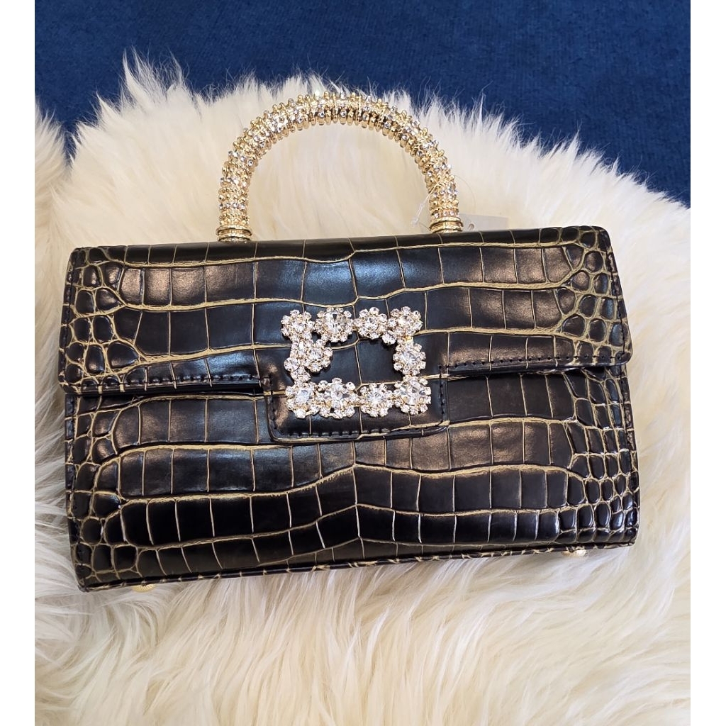 Tas Pesta / Tas Selempang Wanita Mewah Elegan Bahan Kulit Warna Hitam Gold