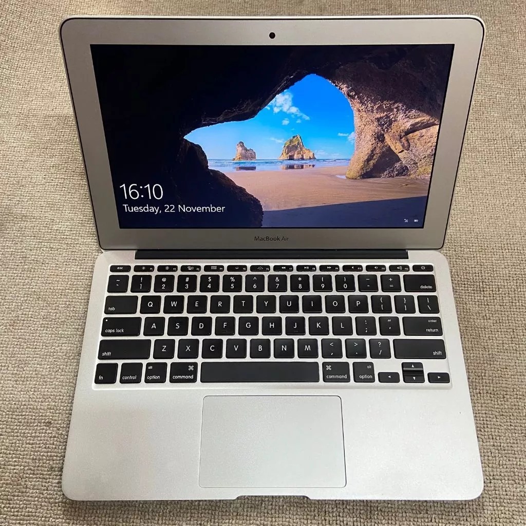(BS) Macbook Air 11 inch 2015 4/128GB - Mulus Second