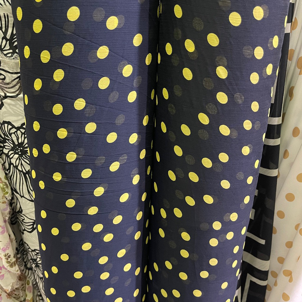 Kain Ceruti Polkadot - Kain garmen | Sifon Polkadot - Polkadot Kuning - Kain Unik